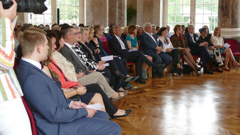 Elisabeth-Selbert-Preis Blick auf die Gäste in der ersten Reihe.