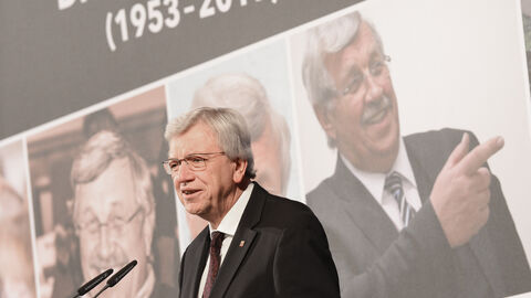 Wilhelm Leuschner-Medaille an Dr. Walter Lübcke Ministerpräsident a. D. Volker Bouffier