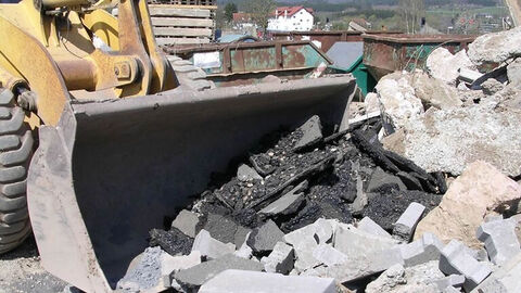 verschiedene Straßenaufbruchmaterialien in einem Haufen