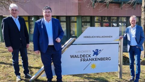 Erster Kreisbeigeordneter Karl-Friedrich Frese, Regierungspräsident Mark Weinmeister und Landrat Jürgen van der Horst Erster Kreisbeigeordneter Karl-Friedrich Frese, Regierungspräsident Mark Weinmeister und Landrat Jürgen van der Horst