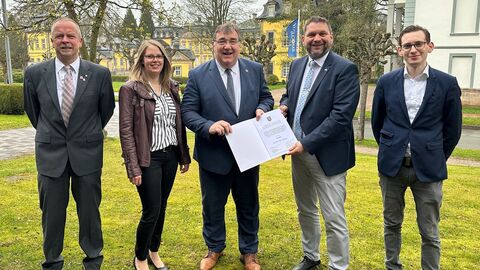 Urkundenübergabe in Bad Arolsen