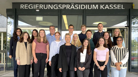 Ausbildungsbeginn 2024 beim RP Kassel  (Gruppenfoto)
