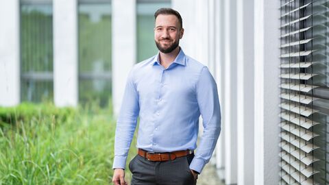 Fachinformatikerin und Fachinformatiker - Fachrichtung Systemintegration Junger Mann