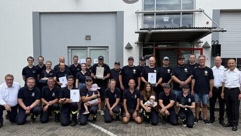 Ebersburg-Ried setzt sich durch und gewinnt das Feuerwehr-Kräftemessen auf Bezirksebene Siegerfoto 2025