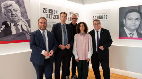 „Ein sichtbares Zeichen gegen das Vergessen“ – Kunstwerk im Gedenken an Walter Lübcke & Halit Yozgat „Ein sichtbares Zeichen gegen das Vergessen“ – Kunstwerk im Gedenken an Walter Lübcke & Halit Yozgat